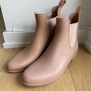 ALDO rainy Chelsea boots. Size 9, worn three times.